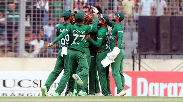 ইংল্যান্ডকে হোয়াইটওয়াশ করে ইতিহাস গড়ল বাংলাদেশ