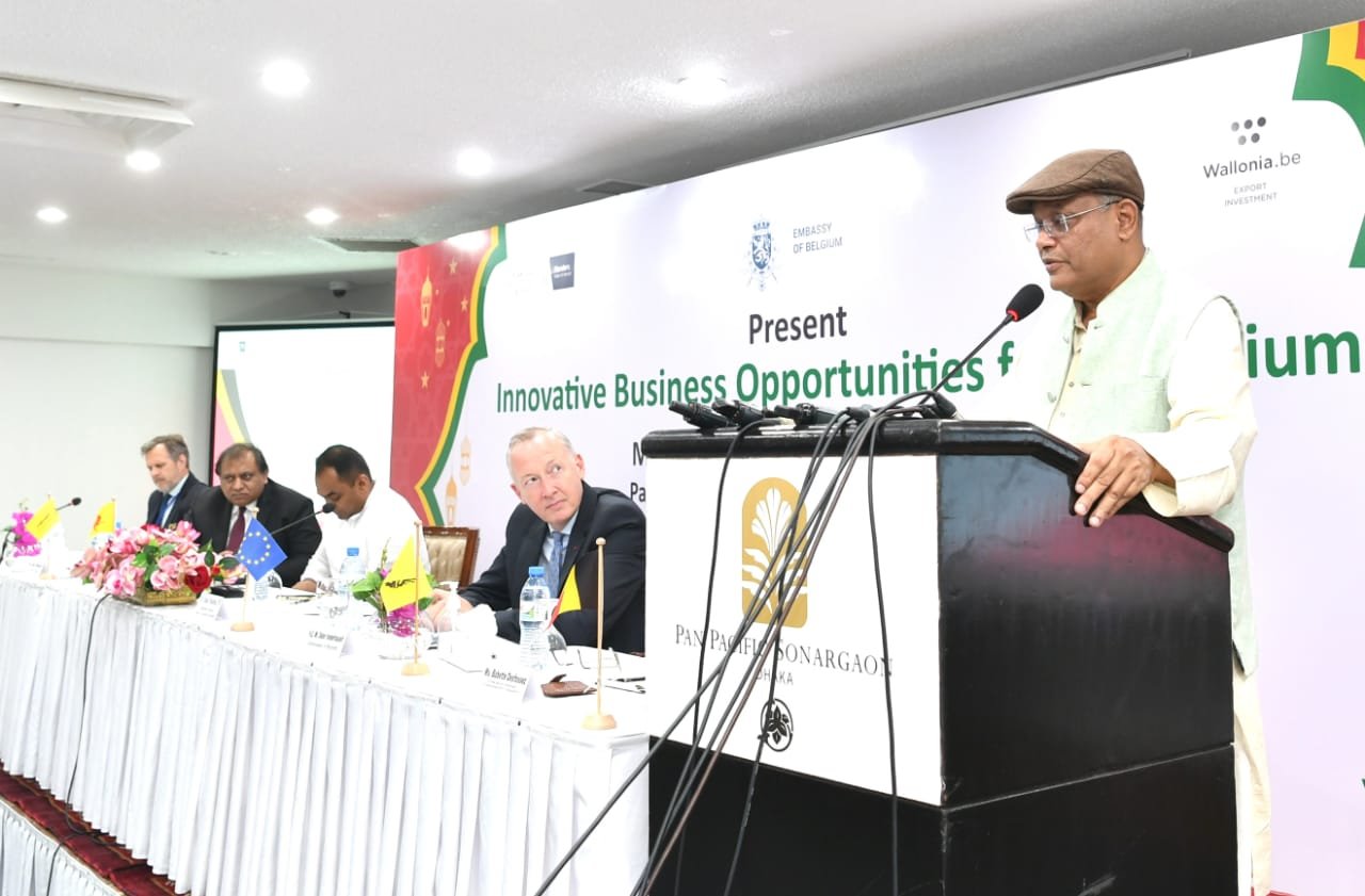 রাজনৈতিক স্থিতিশীলতার কারণে বিনিয়োগে আগ্রহ বাড়ছে বিদেশিদের : তথ্যমন্ত্রী