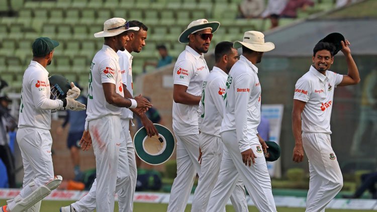 তাইজুলের ৫ উইকেটে আয়ারল্যান্ড গুটিয়ে গেলো ২১৪ রানে