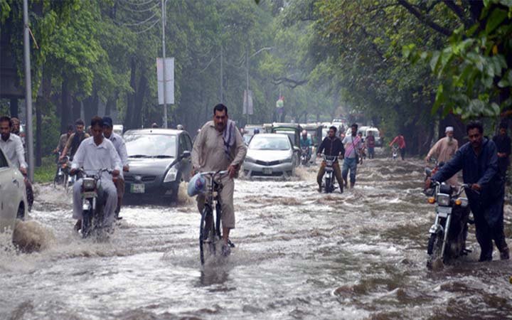 পাকিস্তানের বৃষ্টি জনিত দুর্যোগে ২৫ জনের প্রাণহানি