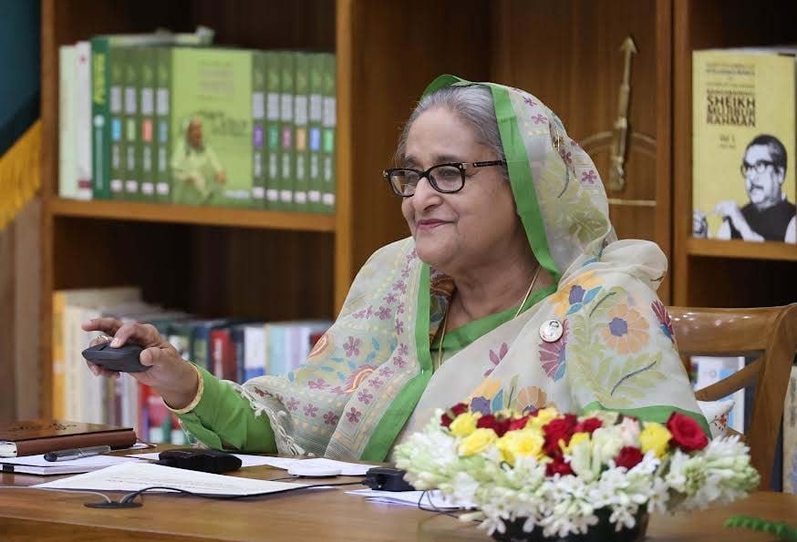 শেখ হাসিনা চিলাহাটি এক্সপ্রেস ট্রেনের উদ্বোধন করেছেন