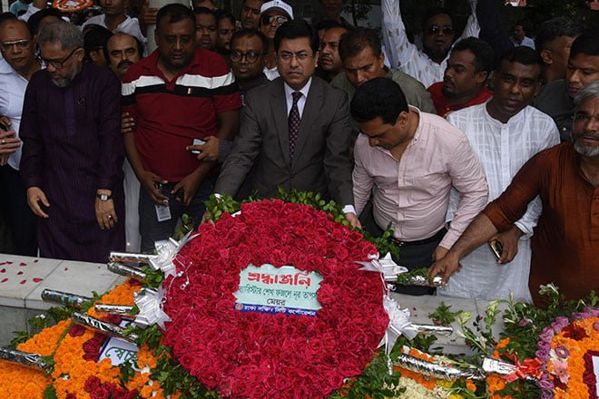 জন্মদিনে শহীদ শেখ কামালের সমাধিতে মেয়র তাপসের শ্রদ্ধা - জাতীয় - ৫ আগস্ট ২০২৩