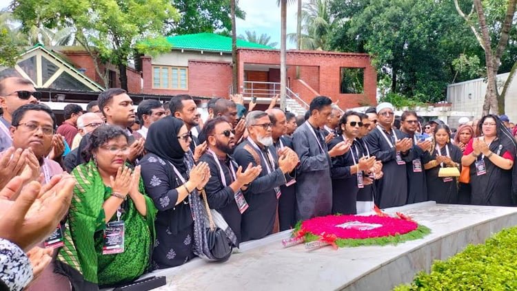 বঙ্গবন্ধুর সমাধিতে মুক্তিযোদ্ধার সন্তানদের শ্রদ্ধা - জাতীয় - ১৯ আগস্ট ২০২৩