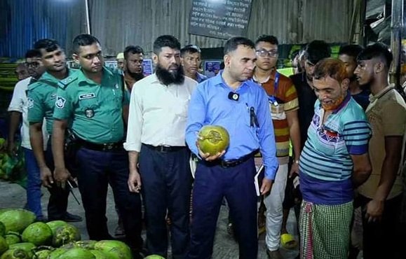 ডাবের মূল্য বৃদ্ধি থামাতে মাঠে ভোক্তা অধিদপ্তর