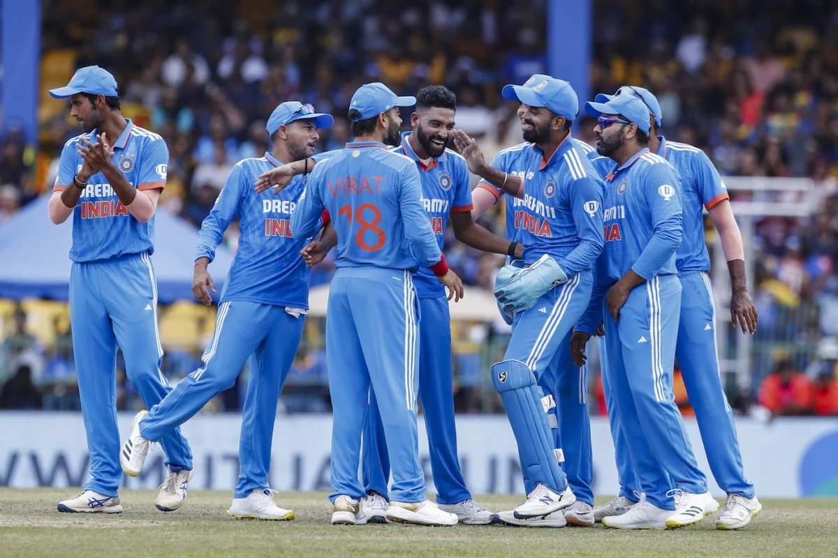 সিরাজের বোলিং তোপে ভারতের কাছে হেরেছে শ্রীলঙ্কা