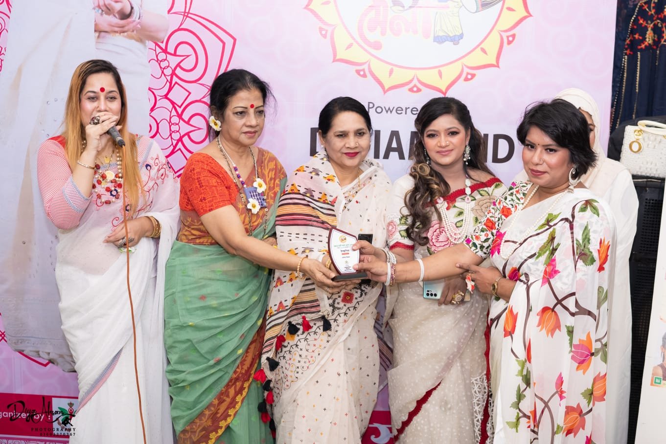 শরৎ মেলা নারী ক্ষুদ্র উদ্যোক্তাদের অর্থনৈতিক সমৃদ্ধির পথ তৈরি করছে