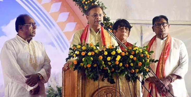 আপামর বাঙালি সাম্প্রদায়িক নয়: তথ্যমন্ত্রী