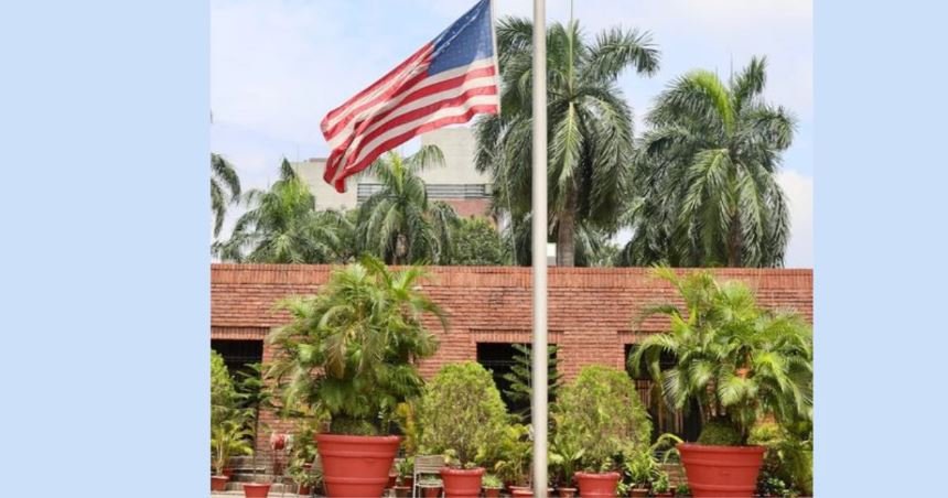 নিহত ফিলিস্তিনিদের স্মরণে ঢাকায় যুক্তরাষ্ট্র দূতাবাসে পতাকা অর্ধনমিত