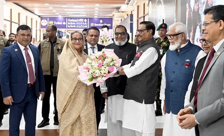 যুক্তরাষ্ট্র ও যুক্তরাজ্য সরকারি সফর শেষে দেশে ফিরেছেন প্রধানমন্ত্রী