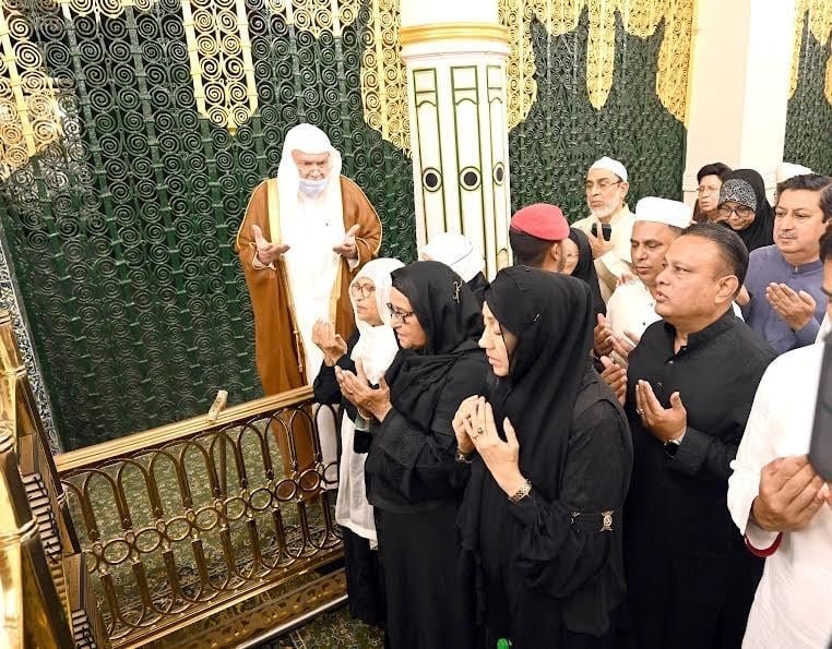 প্রধানমন্ত্রী মহানবীর রওজা মোবারক জিয়ারত করেছেন