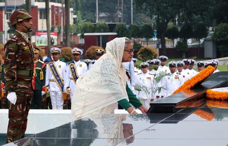 সশস্ত্র বাহিনী দিবসে বীর শহীদদের প্রতি প্রধানমন্ত্রীর  গভীর শ্রদ্ধা