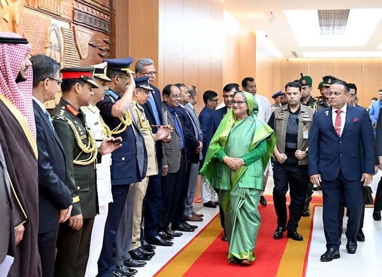 সৌদি আরবের উদ্দেশে ঢাকা ছেড়েছেন প্রধানমন্ত্রী