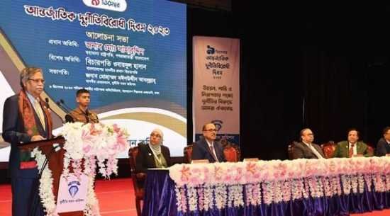 দুদক কর্মকর্তাদের নৈতিকতার সঙ্গে দায়িত্ব পালনের আহ্বান রাষ্ট্রপতির