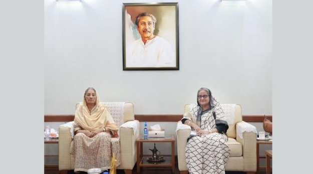 গণভবনে প্রধানমন্ত্রীর সঙ্গে রওশন এরশাদের সাক্ষাৎ