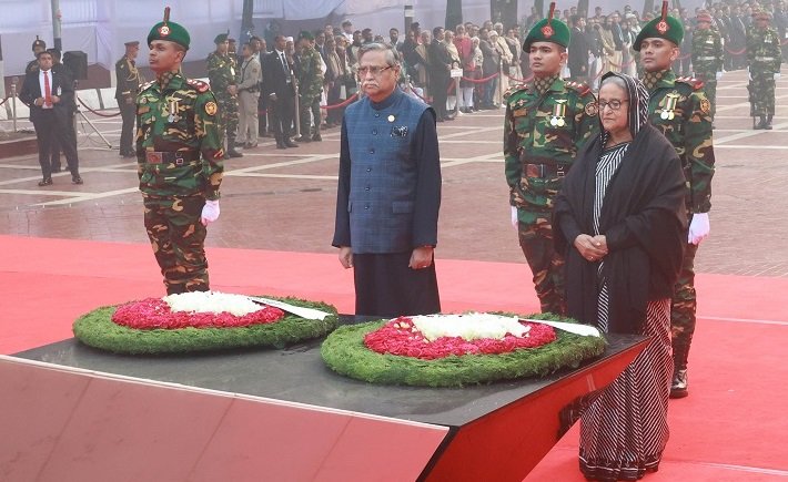 শহীদ বুদ্ধিজীবীদের প্রতি রাষ্ট্রপতি ও প্রধানমন্ত্রীর শ্রদ্ধা