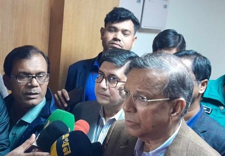 আস্তে আস্তে ট্রেড ইউনিয়ন গঠনের সুযোগ কমানো হবে: আইনমন্ত্রী