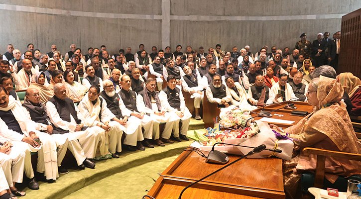 ঐক্যবদ্ধ থেকে ষড়যন্ত্র মোকাবিলা করতে হবে: প্রধানমন্ত্রী