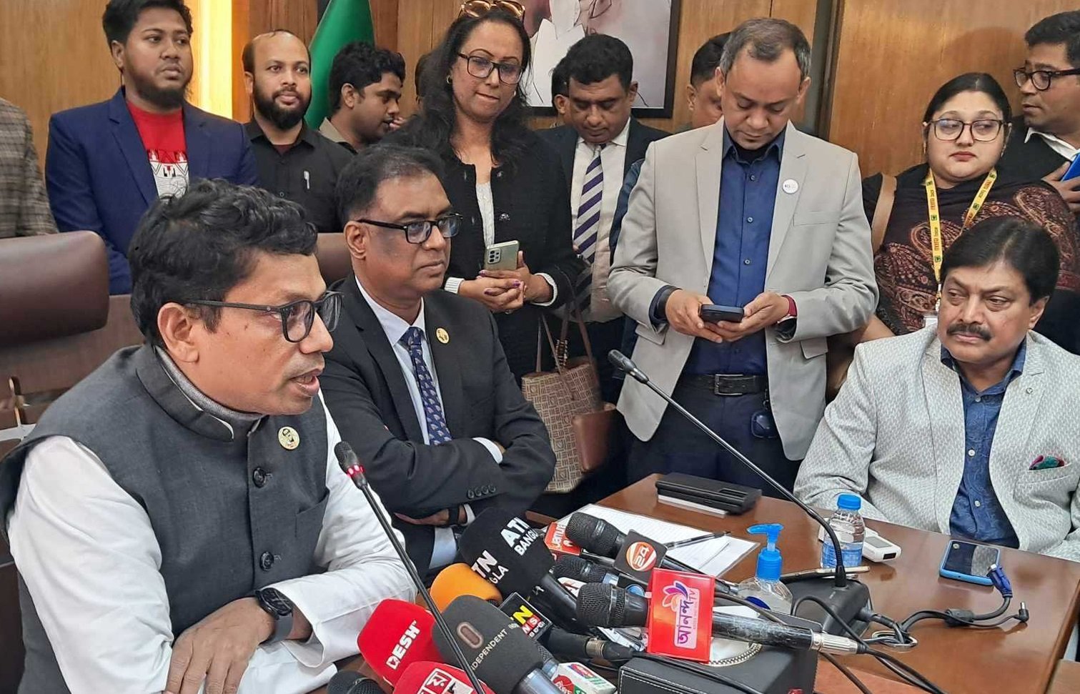 দ্রব্যমূল্য নিয়ে ৩৩৩-এ অভিযোগ জানানো যাবে: পলক