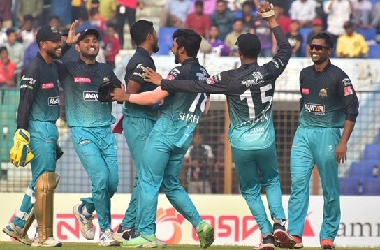 খুলনাকে ৬৫ রানে হারিয়ে প্লে অফ নিশ্চিত করেছে চট্রগ্রাম