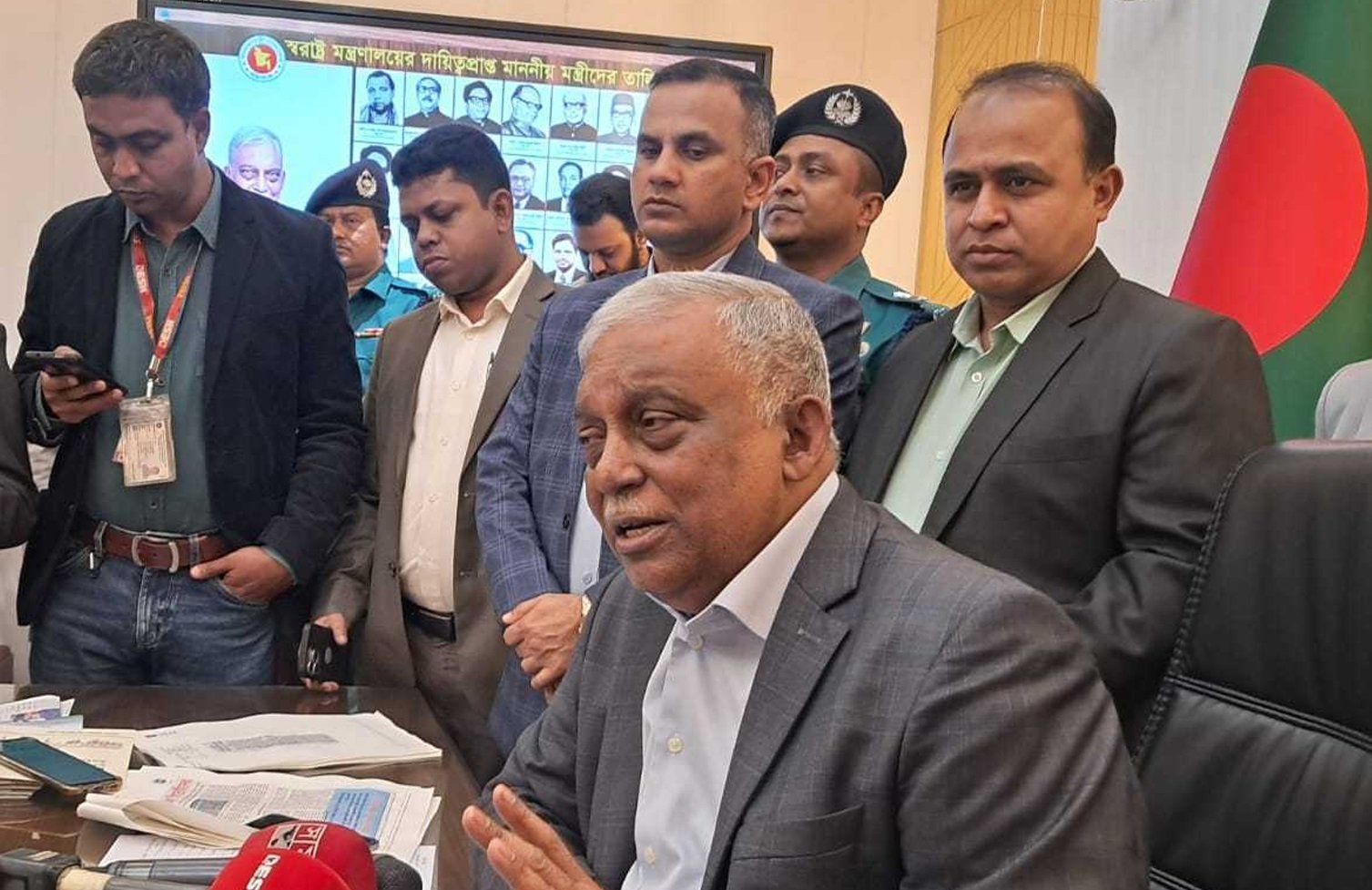 আমরা কোনো যুদ্ধ চাই না: স্বরাষ্ট্রমন্ত্রী