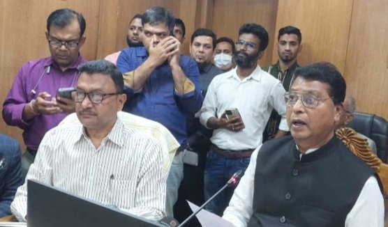 শ্রমিকদের ছুটি সরকারি ছুটির সঙ্গে সমন্বয় করতে হবে: শ্রম প্রতিমন্ত্রী