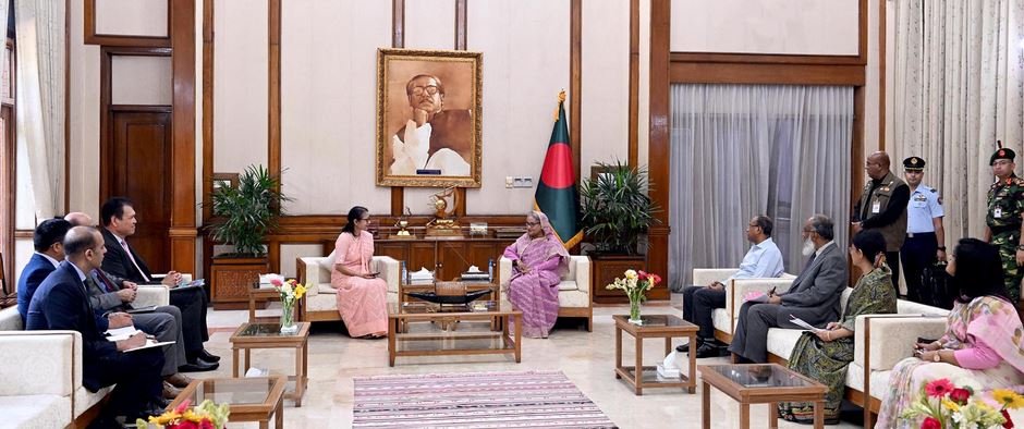 প্রধানমন্ত্রীর সঙ্গে এডিবির ভাইস প্রেসিডেন্টের বৈঠক