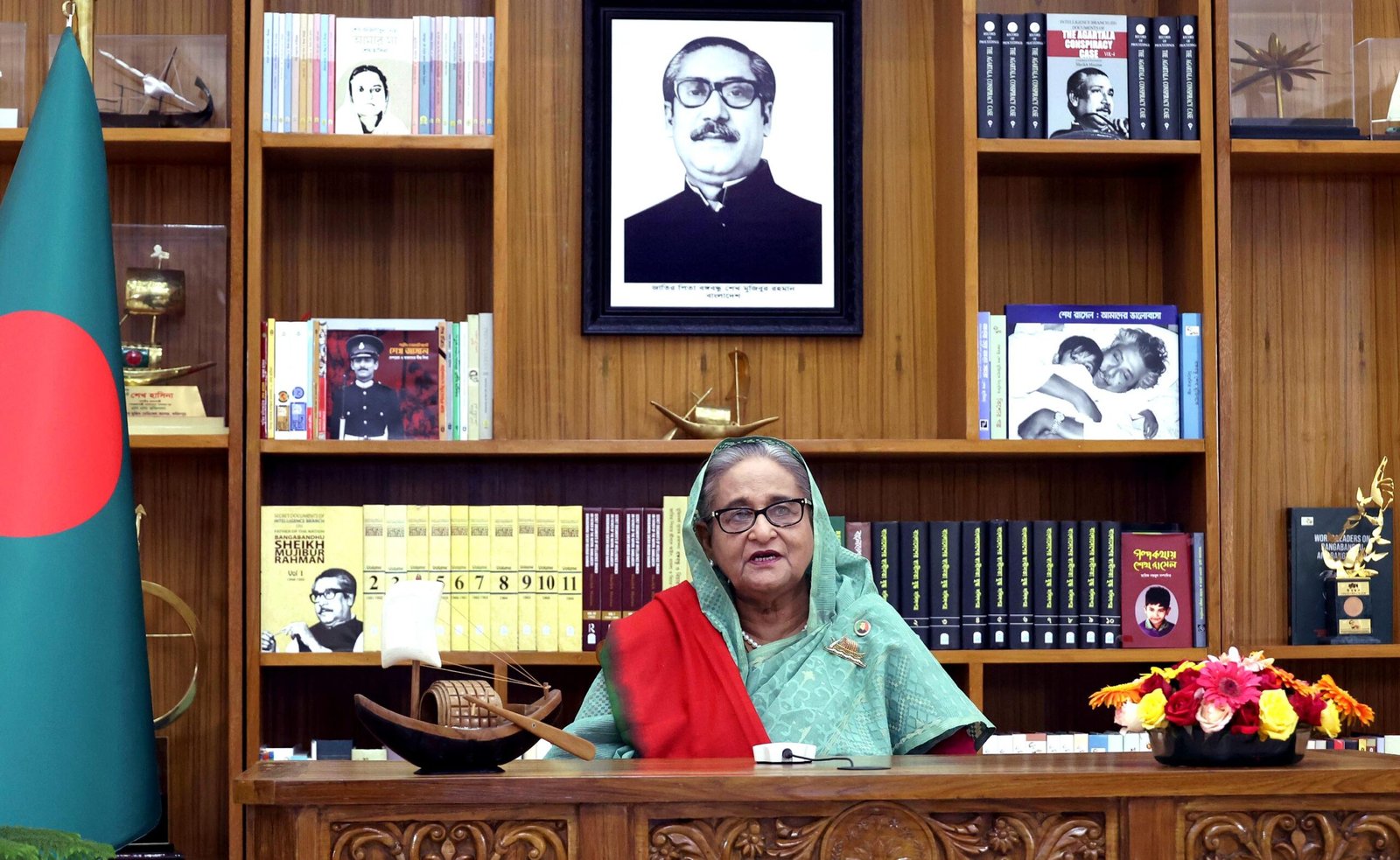 ঐক্যবদ্ধভাবে বাংলাদেশের উন্নয়ন-অগ্রযাত্রাকে এগিয়ে নিয়ে যাই: প্রধানমন্ত্রী