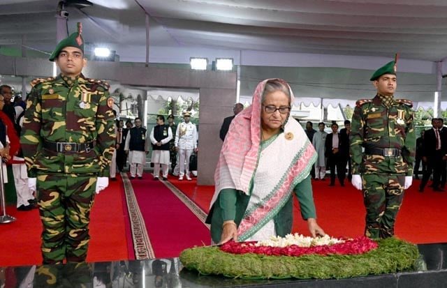 স্বাধীনতা ও জাতীয় দিবসে বঙ্গবন্ধুর প্রতিকৃতিতে প্রধানমন্ত্রীর শ্রদ্ধা