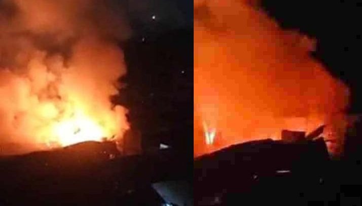 নরসিংদীতে অগ্নিকাণ্ডে ৩০ টি কাপড়ের দোকান পুড়ে ছাই