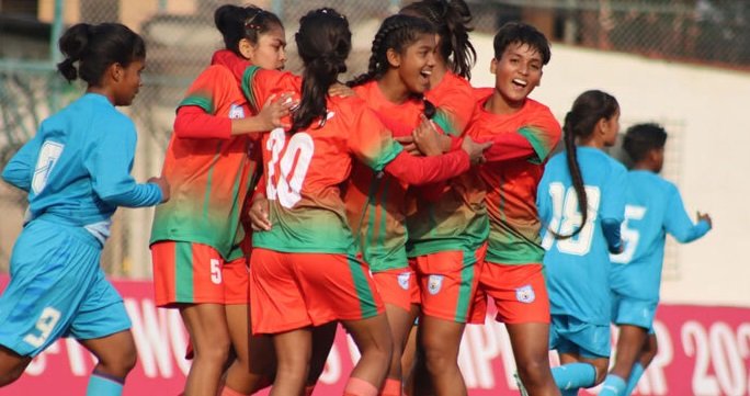 ভারতকে হারিয়ে অনূর্ধ্ব–১৬ সাফের চ্যাম্পিয়ন বাংলাদেশের মেয়েরা