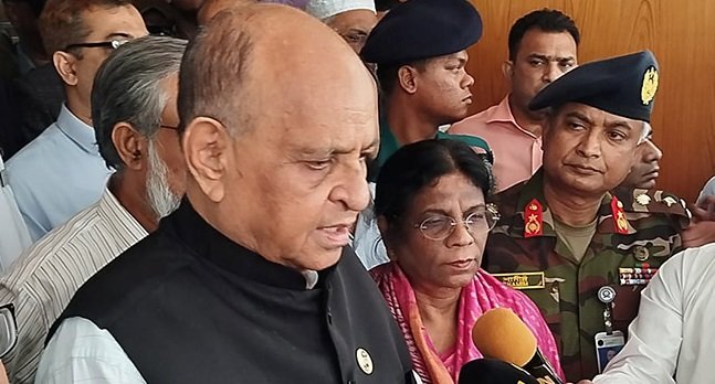 রাজশাহী মেডিকেল কলেজ পরিদর্শন করলেন স্বাস্থ্যমন্ত্রী