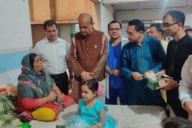 ভালোভাবে পড়াশোনা করে ভালো ডাক্তার হও: স্বাস্থ্যমন্ত্রী