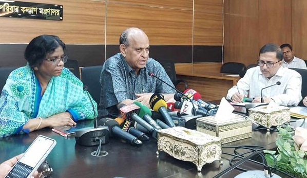 হাসপাতালগুলো প্রতিকূল পরিবেশের জন্য প্রস্তুত রাখা হয়েছে: স্বাস্থ্যমন্ত্রী