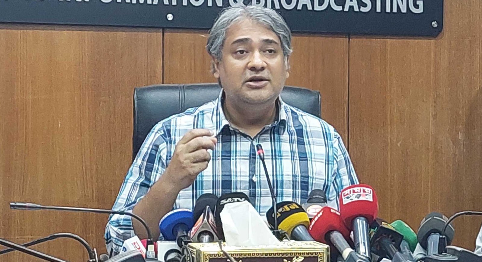 অবৈধ কোন কিছু সমাজে ইতিবাচক ভূমিকা রাখতে পারে না: তথ্য প্রতিমন্ত্রী