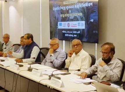 সিপিডি ট্যানারি শ্রমিকদের মজুরি ২২৭৭৬ টাকা প্রস্তাব করেছে