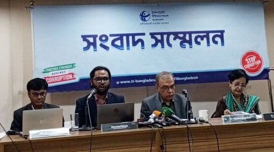 জলবায়ু সংকট মোকাবিলায় ফান্ড বরাদ্দের নীতিমালা মানা হচ্ছে না: টিআইবি
