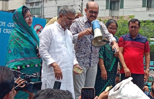 ঢাকাকে আবর্জনামুক্ত করতে মেয়র আতিকের নতুন উদ্যোগ