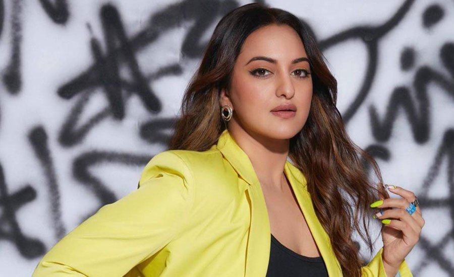 সোনাক্ষীর রাজনীতির প্রতি আগ্রহ নেই