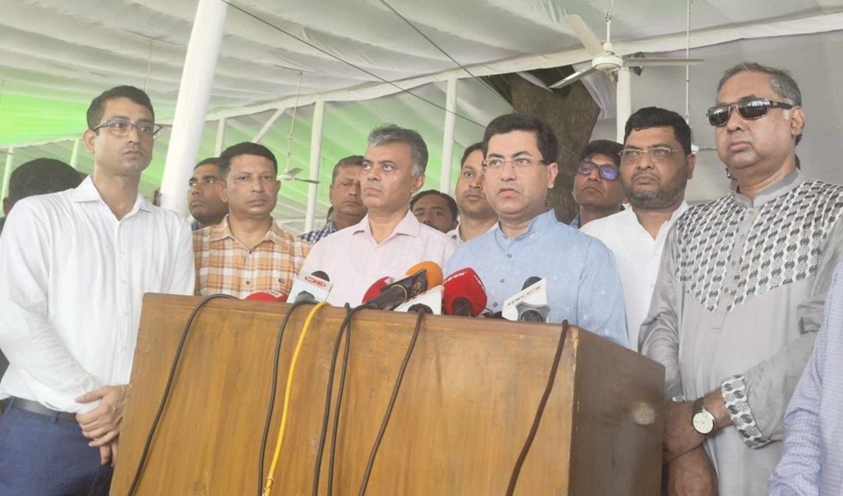 ২৪ ঘণ্টার মধ্যে কোরবানির পশুর বর্জ্য পরিষ্কার করা হবে: মেয়র তাপস
