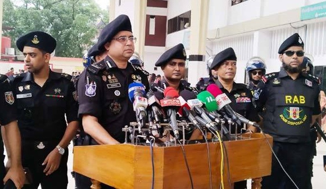 টিকিট কালোবাজারি চক্রের বিরুদ্ধে আমাদের গোয়েন্দা নজরদারি রয়েছে:র‌্যাব