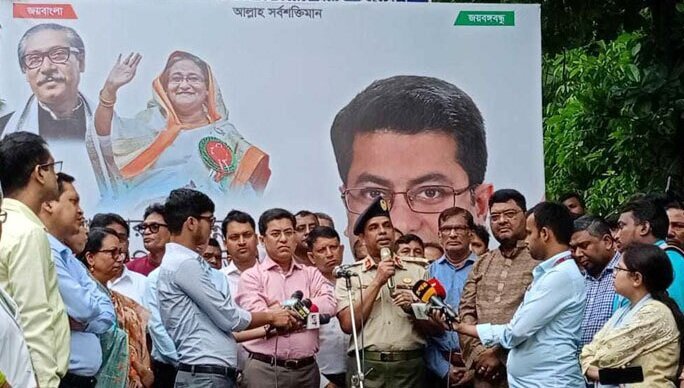 কোরবানির পশুর হাটে যাতে ডেঙ্গুর লার্ভার উৎস না হয়: মেয়র তাপস