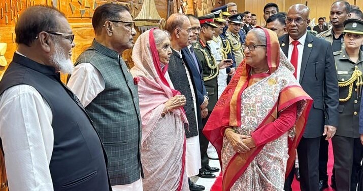 দুই দিনের রাষ্ট্রীয় সফরে ভারত গেলেন প্রধানমন্ত্রী
