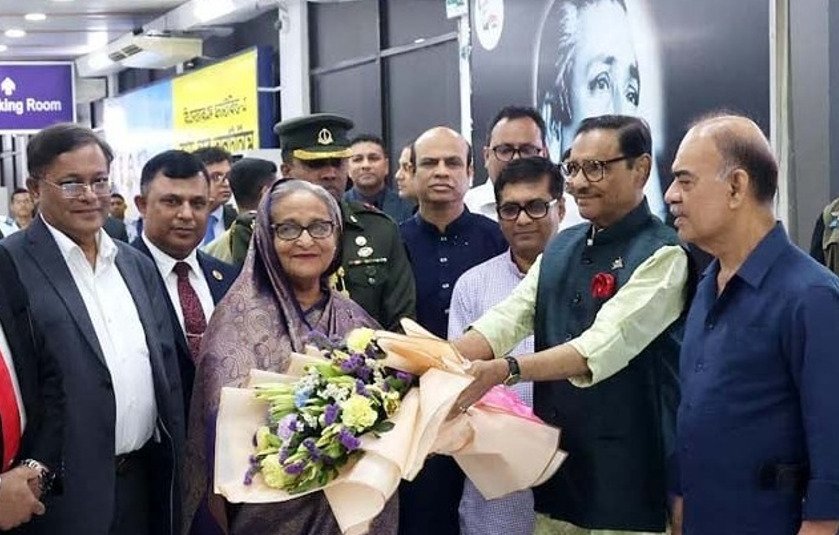 প্রধানমন্ত্রী নয়াদিল্লি থেকে দেশে ফিরেছেন