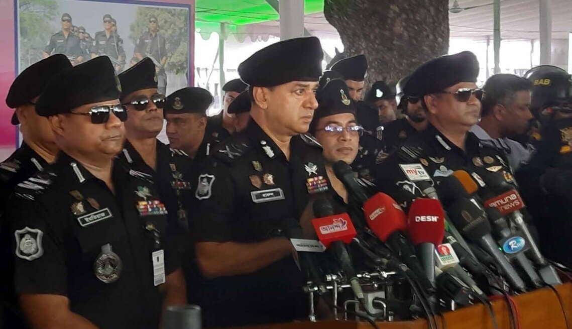 পশুর হাট, বাস টার্মিনাল, লঞ্চঘাট, ট্রেন স্টেশনে র‍্যাব নজরদারি রাখছে: র‌্যাব ডিজি