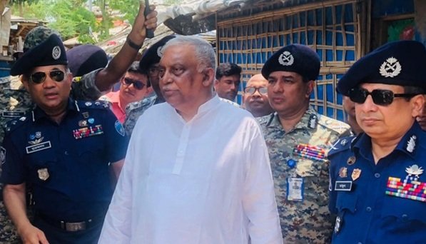 রোহিঙ্গাদের মাধ্যমে আন্তর্জাতিক সন্ত্রসবাদ সৃষ্টির আলামত দেখা যাচ্ছে: স্বরাষ্ট্রমন্ত্রী