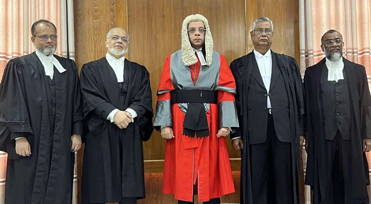 আপিল বিভাগে নিয়োগ পাওয়া চার বিচারপতি শপথ নিয়েছেন
