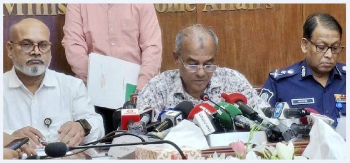 দুর্গাপূজায় দুই মন্ত্রণালয় থেকে ৮০ হাজার স্বেচ্ছাসেবী মাঠে থাকেবে স্বরাষ্ট্র উপদেষ্টা - জাতীয় - ২১ সেপ্টেম্বর ২০২৫ (ফাইল ছবি)